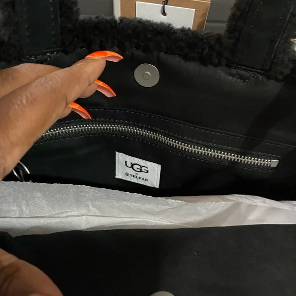 Medium Black Ugg X Telfar Bag - Picture 6 of 6